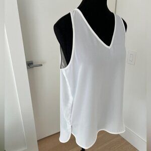 SOPHIE GRACE V Neck Sleeveless High Low Ivory Top Versatile Basic